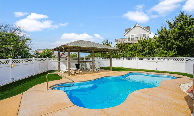 Carolina Dunes House | 360 degree views of ocean and sound. Private Salt Water Heated pool with cabana, hot tub, gameroom!