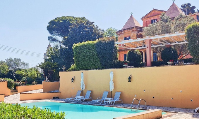 Corfu Villa | 366 sqm Old Mansion,5 bdrms,5 bthrms, sleeps 8, swimming pool