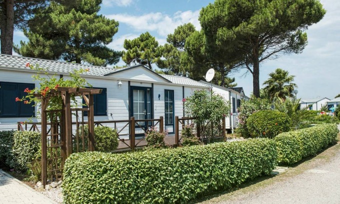 Les Cabanes de Fleury Other | 38 m² Accommodation ∙ 3 bedrooms ∙ 6 guests