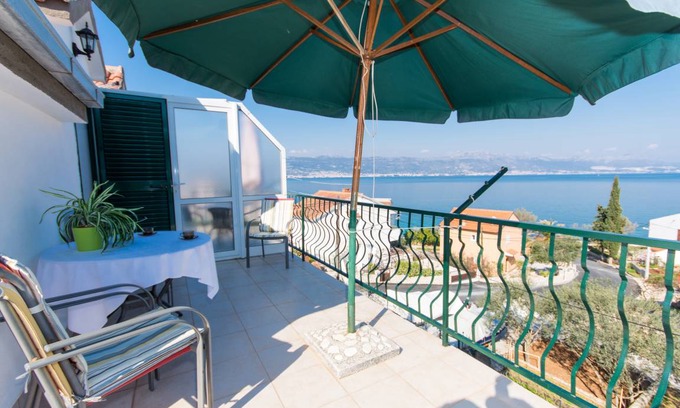 Municipality of Trogir Apartment | 38 m² Apartment ∙ 2 bedrooms ∙ 5 guests