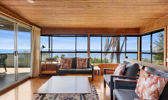 Coolum Beach House | 38 Pacific Terrace, Coolum Beach