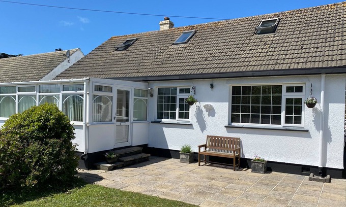 Hayle Cottage | 38 UPTON TOWANS, pet friendly, country holiday cottage in Hayle