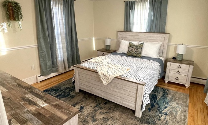 Ipswich Apartment | 3B apt Downtown Ipswich