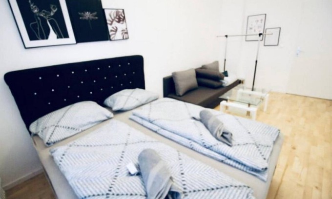 Leopoldstadt Apartment | 3B Bedroom Apt, Up to 9P ; Only 10 Min to Augarten
