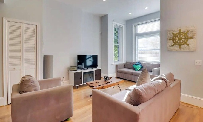 North Capitol Street House | 3BD Classic Victorian in Downtown DC