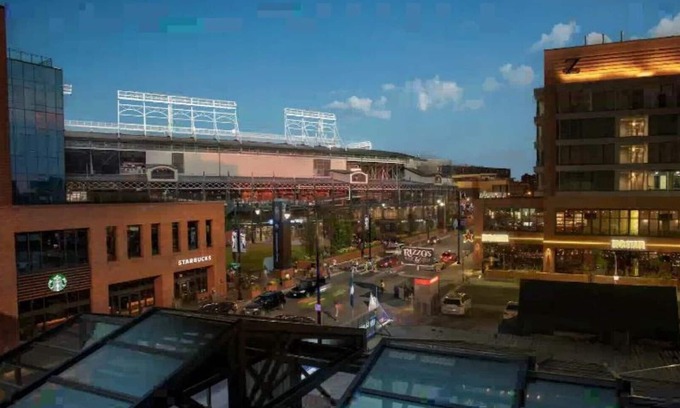 Wrigleyville House | 3Bed/2Bath Wrigley home w/view & party deck 443 ft from Wrigley Field - 3rd Fl