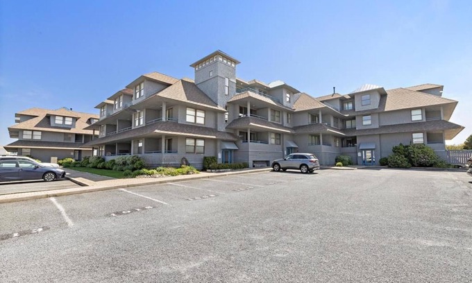 Ship Bottom Condo | 3bedroom penthouse at the Fishery