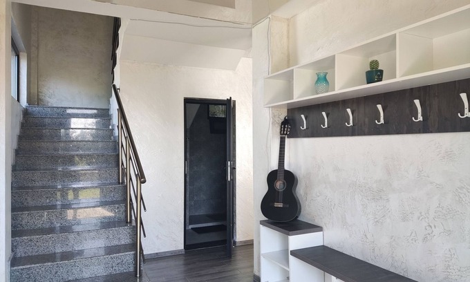 Khelvachauri House | 3BR Batumi House on the Mountain