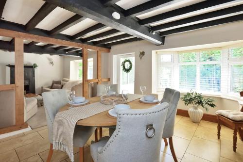 Hereford House | 3br Cottage Near Dewsall Court