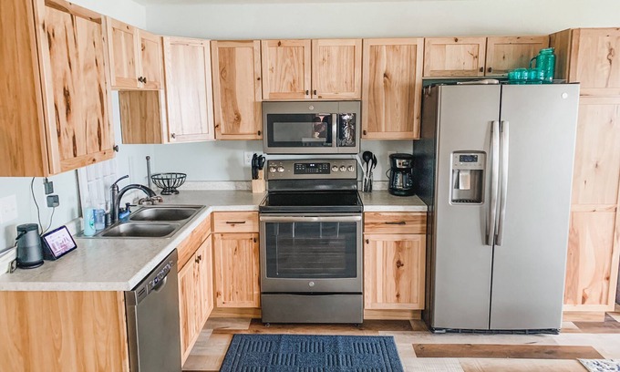 Shawano Cottage | 3BR family friendly cottage on Shawano Lake with water access