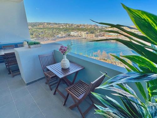 Paceville House | 3BR Free Parking Near Sandy Beach Paceville