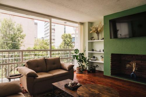 Hipodromo Apartment | 3BR in Condesa w Balcony, Roma Across St