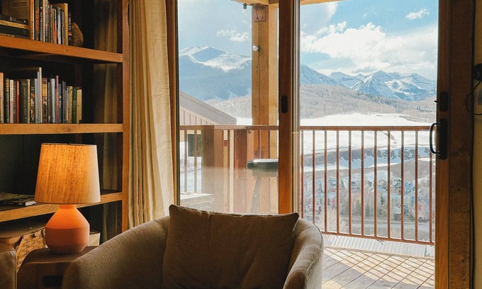 Crested Butte Ski Chalet | 3BR Mountain Condo at the Trailhead w/Huge Views