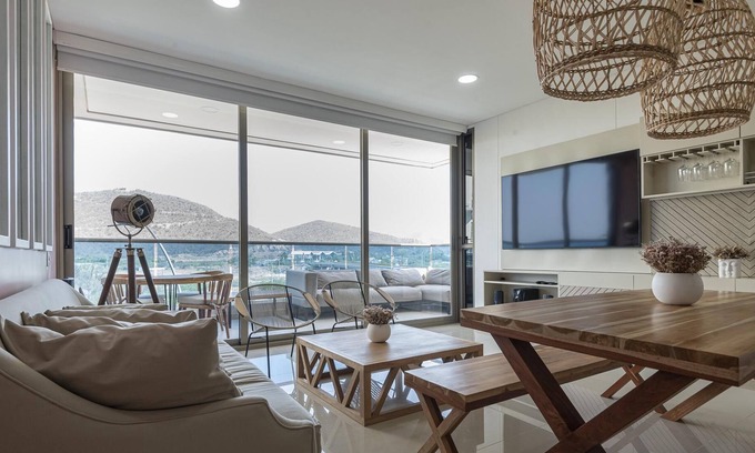 Urb Plenomar Apartment | 3BR Ocean View Apartment Pozos Colorado