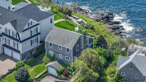 York Beach House | 3BR Oceanfront on Nubble Cliffs