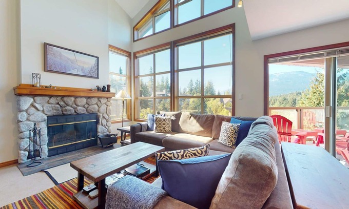 Blackcomb House | 3BR Townhome on Golf Course by Harmony Whistler