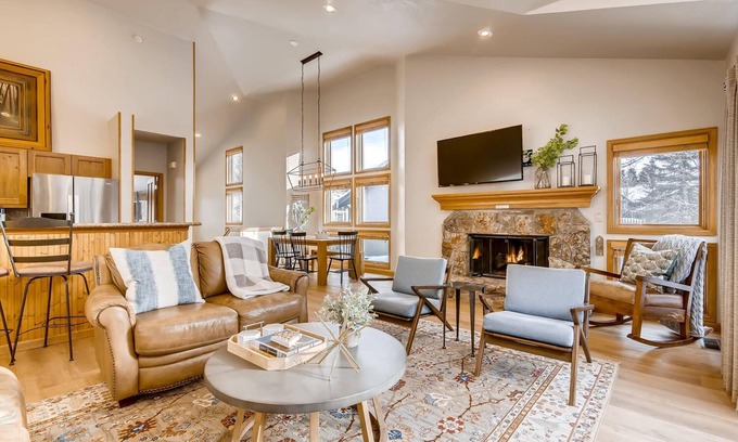 Peak 9 House | 3BR Townhome - Walk to Lifts/Main St - Private Hot Tub