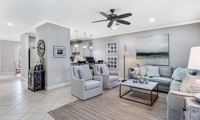 Gulf Place Condo | 3BR Townhouse at Gulf Place on 30a! Screened Porch, Balcony. Near Pool, Beach