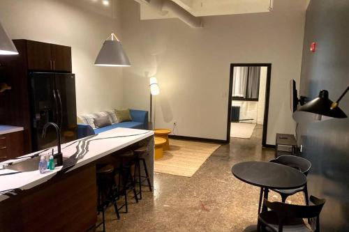 North Oakland Apartment | 3E-*New* Apt 10 min to Children’s Hospital, slps 4