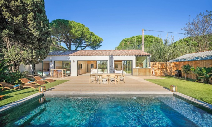Hyeres Villa | 3min->Sea | 14P | Quiet | Modern | Jacuzzi | BBQ