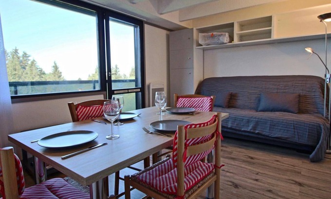 Chamrousse Apartment | 3rd floor, balcony, parking, tv, ski locker, 24m², Chamrousse