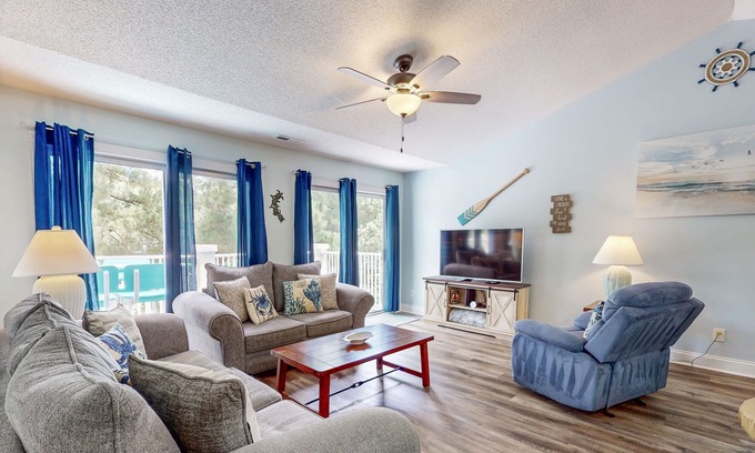 Calabash Condo | 3rd floor condo & studio with streaming, kitchen, kitchenette, balcony, W/D