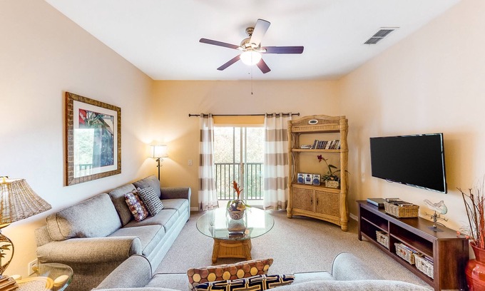 Bahama Bay Condo | 3rd floor condo w/basketball court, balcony, gym, sauna, shared pools