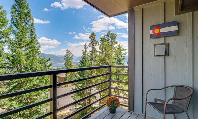 Wildernest Condo | 3rd-Floor Condo w/Lake Dillon & Mtn Views!