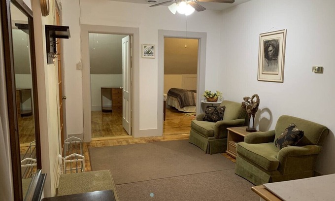 Walton Apartment | 3rd Floor, walk-up private 3BR victorian apartment