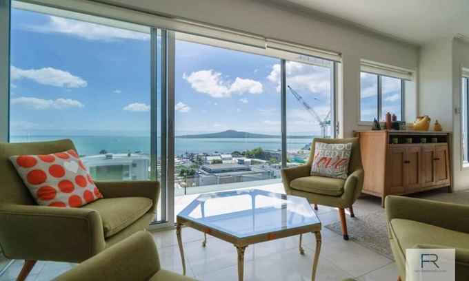 St. Heliers Apartment | 4/13 Benbow Street, St Heliers