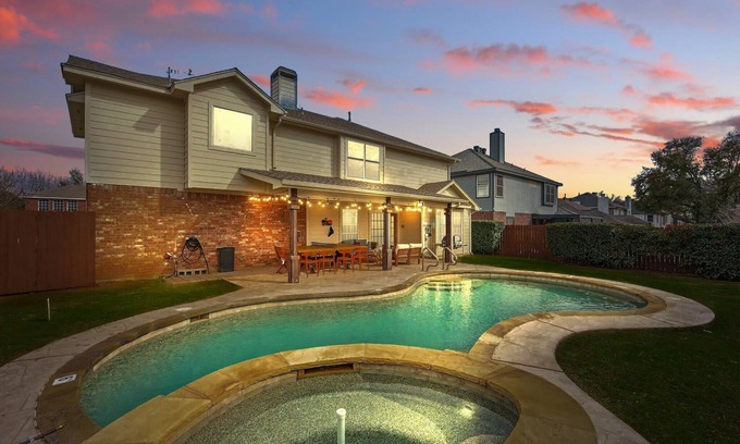Flower Mound House | 4-BD/2.5-BA Tropical Pool Oasis with a Game Room