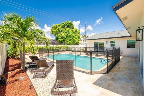 Boca Raton House | 4 BD 3BA Heated Pool Close to Beach