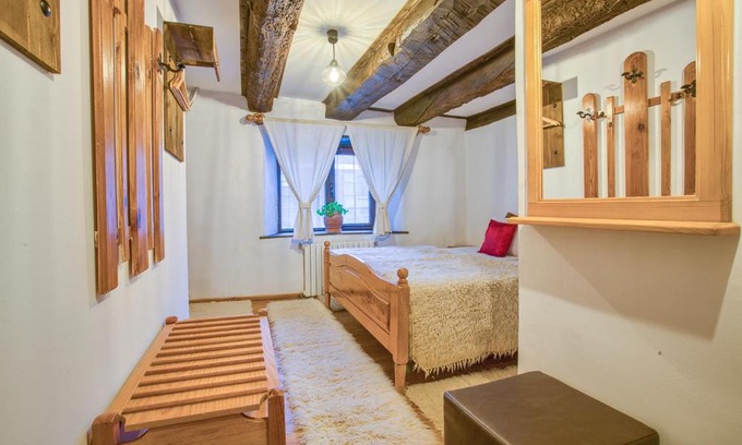 Kvartal Noviya Grad Apartment | 4- BDR House Monument of Culture & Architecture by Flat Mаnager
