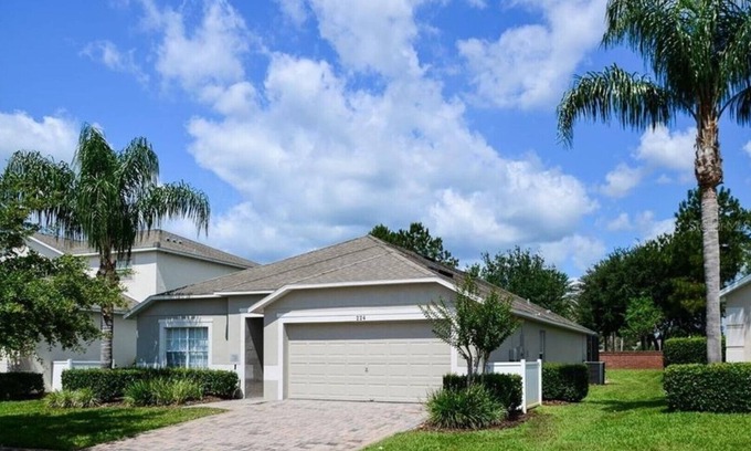 West Haven House | 4 bed pool home, 2 king suites, west-facing pool, games room, Disney 11 miles!