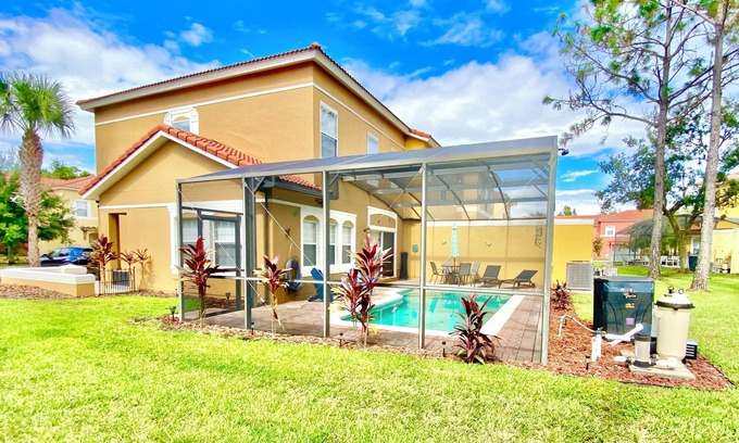 Kissimmee House | 4 Bed Pool Villa at Beautiful Terra Verde Resort close to Disney and Universal