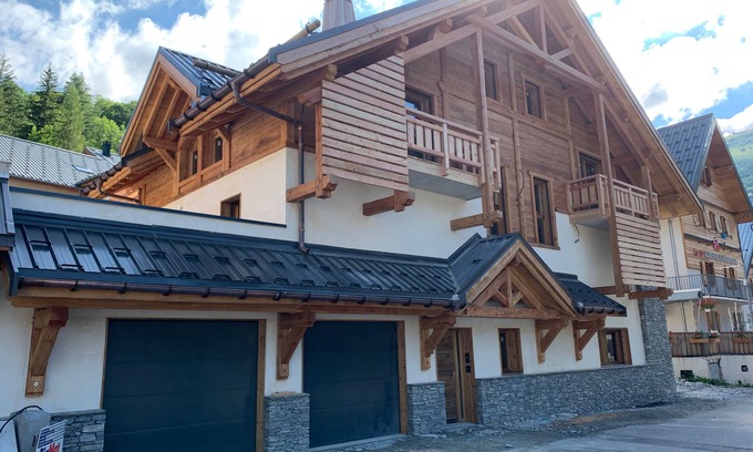 Valloire Apartment | 4-bedroom 5* apartment at the foot of the slopes