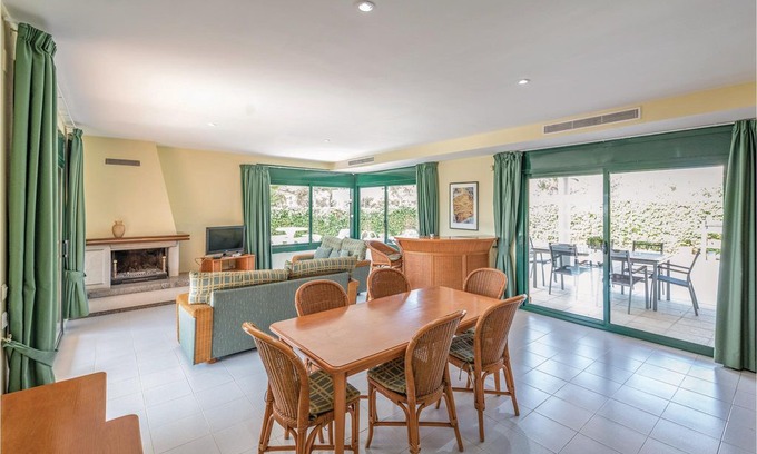 Sant Pere Pescador House | 4 bedroom accommodation in Sant Pere Pescador
