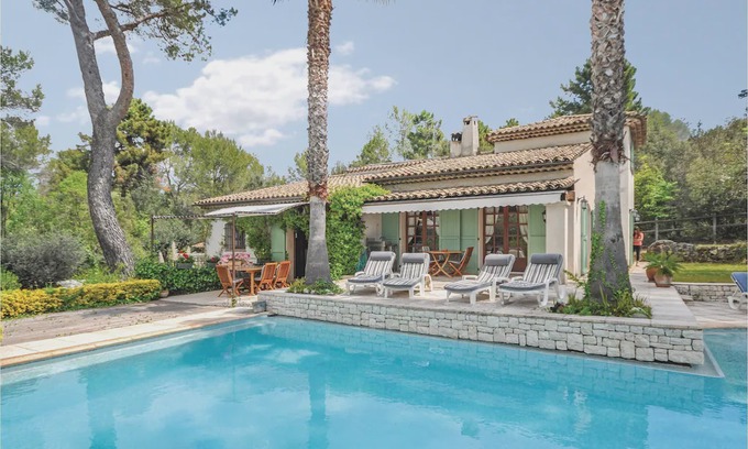 Roquefort-les-Pins House | 4 bedroom accommodation in Roquefort les Pins
