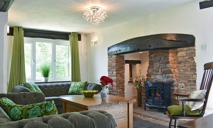 Ross-on-Wye Cabin | 4 bedroom accommodation in Whitchurch, near Monmouth