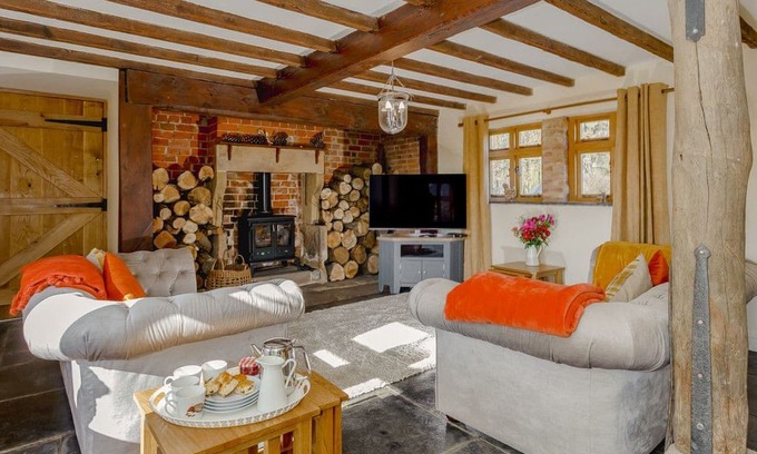 Radbourne House | 4 bedroom accommodation in Sutton-on-the-Hill, near Ashbourne