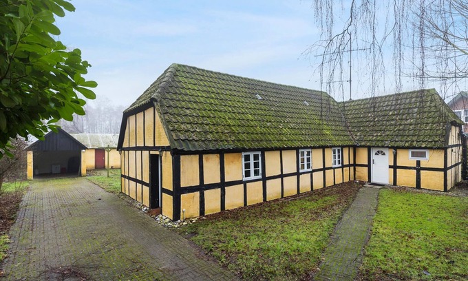Grenaa House | 4 bedroom awesome home in Grenaa