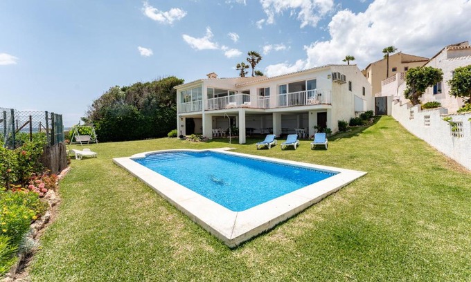 Sitio de Calahonda Villa | 4 bedroom beach Villa with direct access to the beach and private pool between Fuengirola and Marbella - Mijas costa