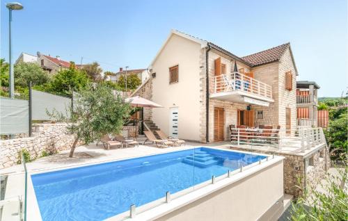 Splitska House | 4 Bedroom Beautiful Home In Supetar