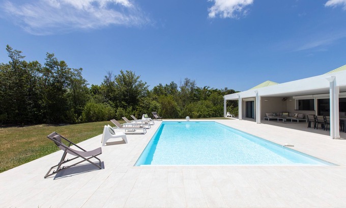 Plum Bay Villa | 4 bedroom contemporary villa in Terres Basses SXM a few minutes walk from Baie a