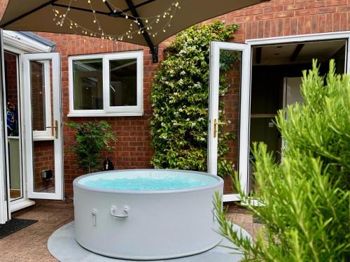 Gloucester House | 4 Bedroom Cotswold Getaway - Your Perfect Escape Awaits!
