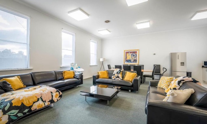 Hobart Central Business District House | 4 Bedroom House - Hobart CBD - Free Parking - Free WIFI
