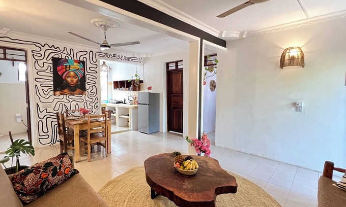Jambiani House | 4-bedroom house in Jambiani Viallage with AC - Steps to the Beach