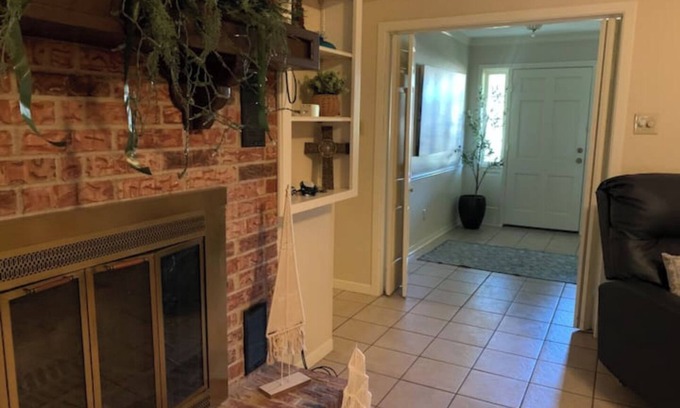Grapeland House | 4-bedroom house in serene Grapeland with WiFi, AC. Relax and unwind