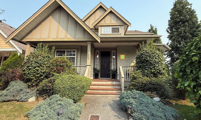 Surrey House | 4-bedroom house in South Surrey with loads of space