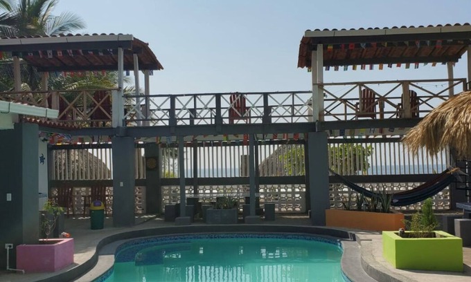La Libertad House | 4-bedroom house in fabulous La Libertad with WiFi, AC